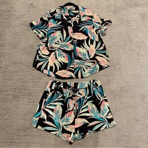 Torrid Tropical Leaves Top and Short Set - Size 2